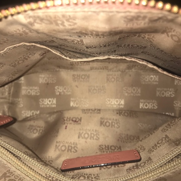 Michael Kors Emmy Crossbody - Patent Leather - Picture 5 of 8